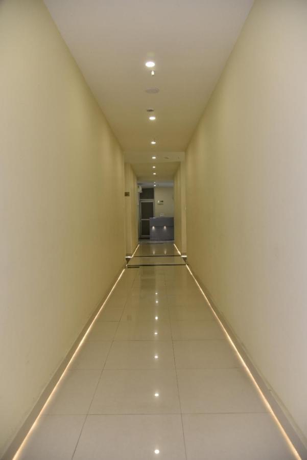 Hotel Tridev Grand 바라나시 외부 사진